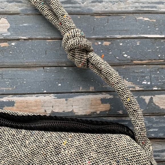 Carpetbags of America Woven Large Shoulder Bag - Picture 4 of 7